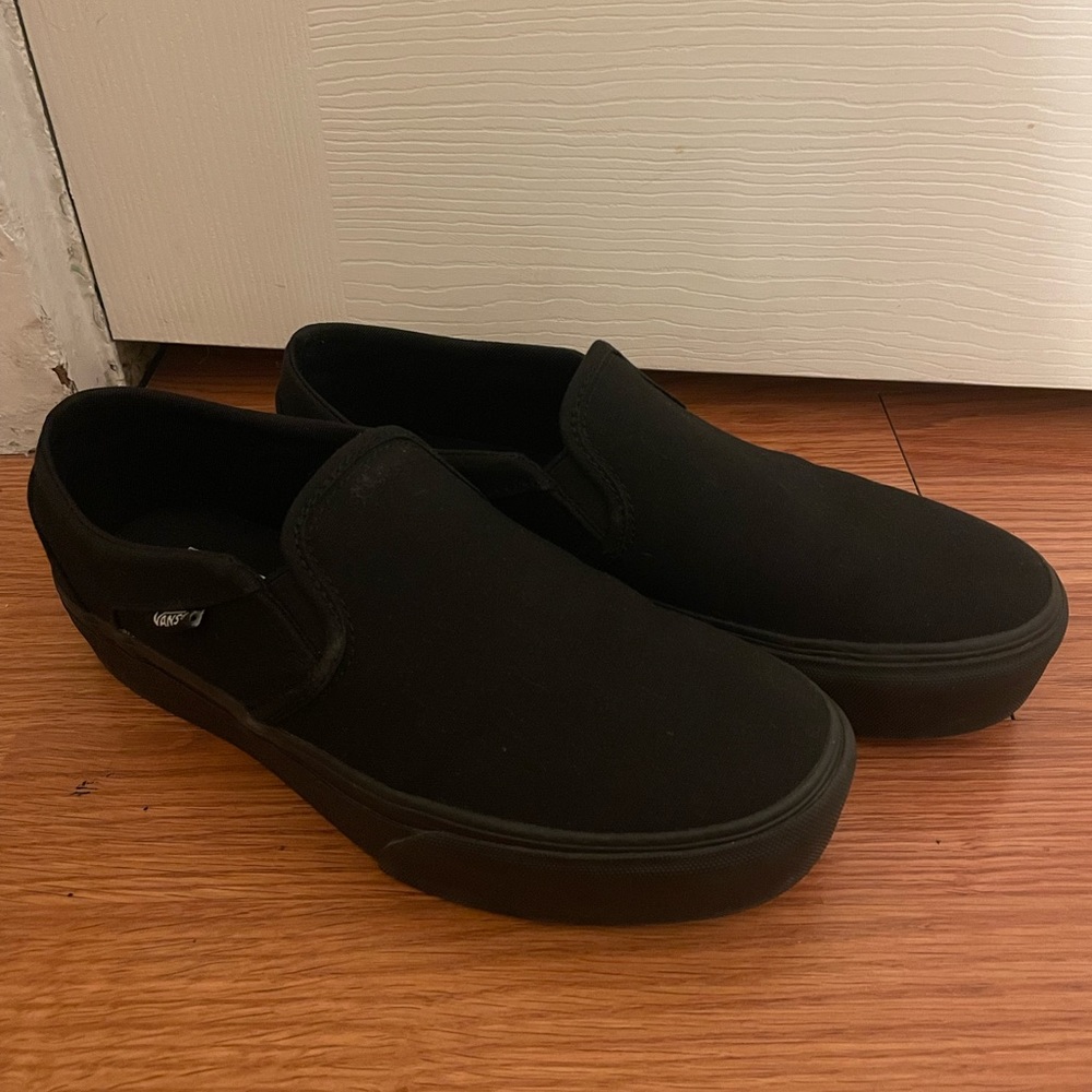 Platform all black slip on vans